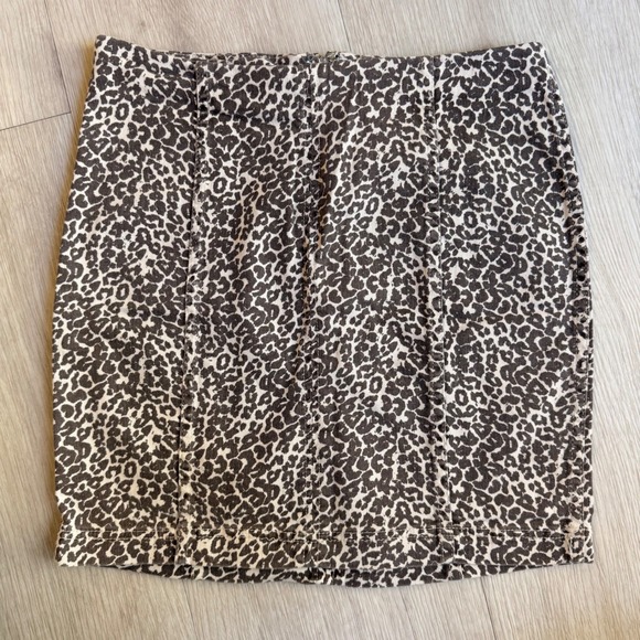 Free People Dresses & Skirts - Free People Brown Leopard Print‎ Stretch Denim Mini Skirt Size 6 Full Back Zip